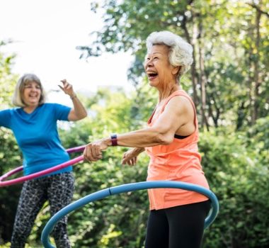 Weight Loss - Hula-hooping women