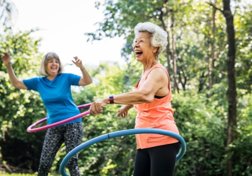 Weight Loss - Hula-hooping women